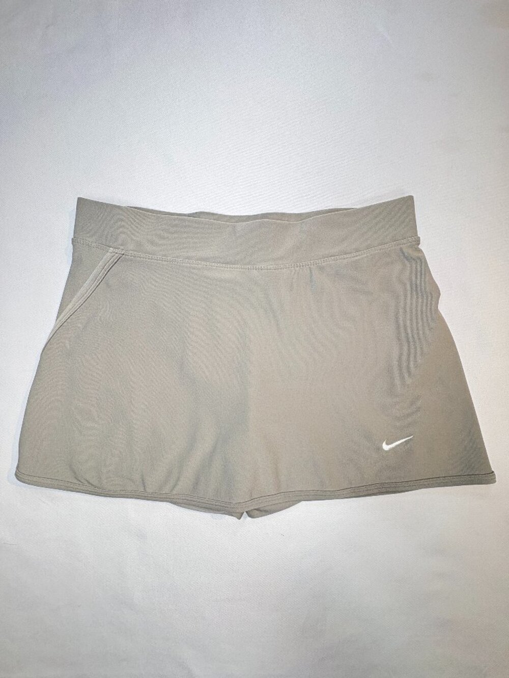 Nike Athletic Skort / Tennis Skirt with Built-in Shorts
